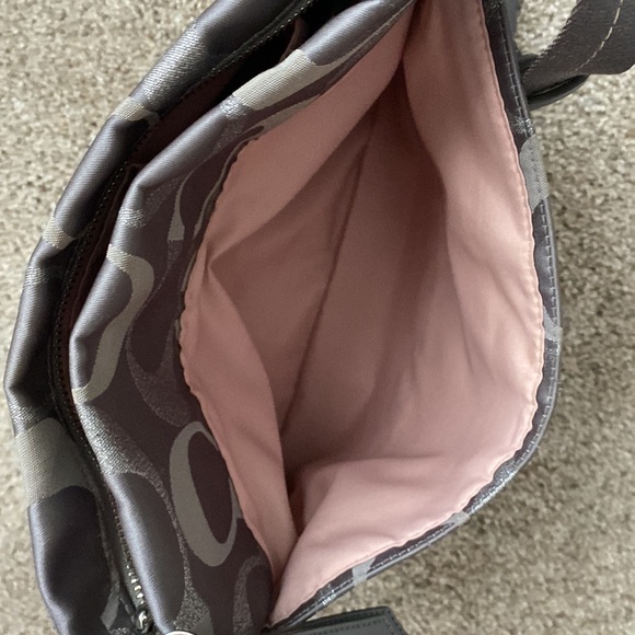 Coach Signature Crossbody Bag - Picture 14 of 16